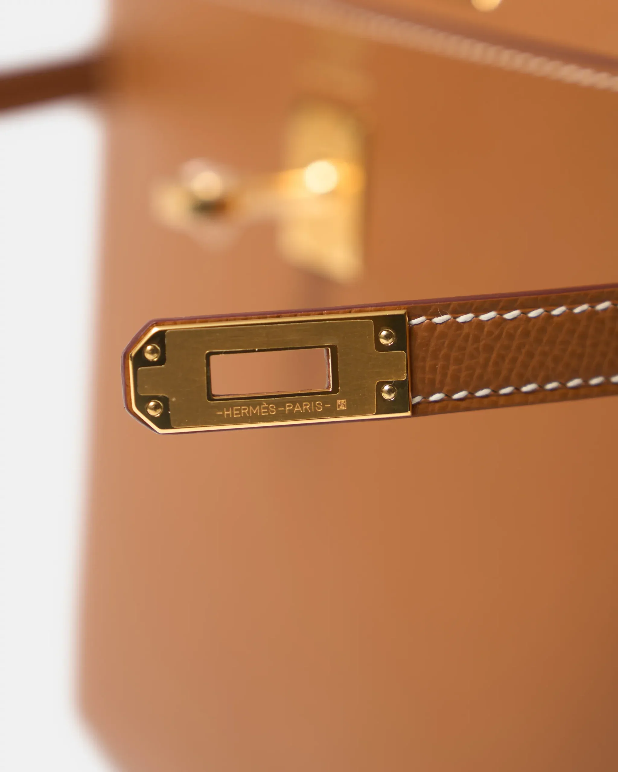 Hermès Kelly 25 Gold Epsom GHW