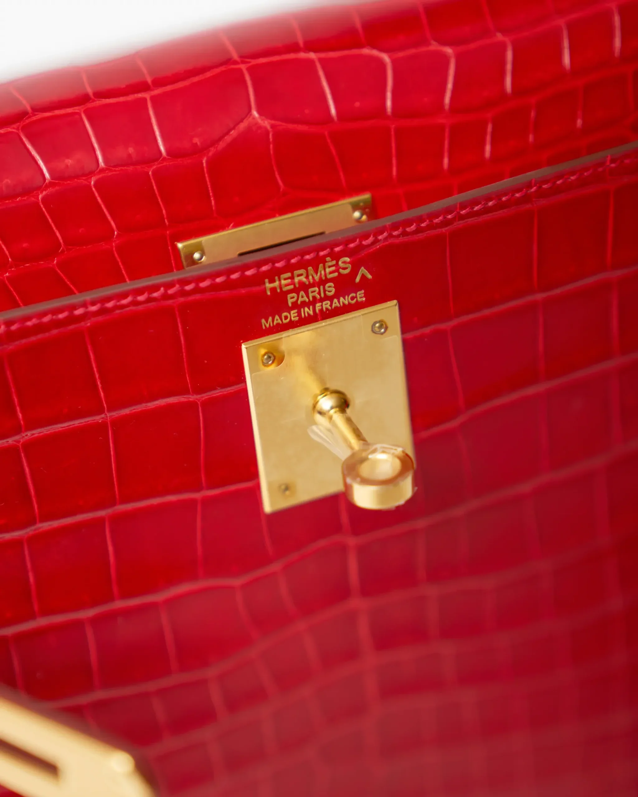 Hermès Kelly 28 Rouge de Coeur Shiny Alligator GHW