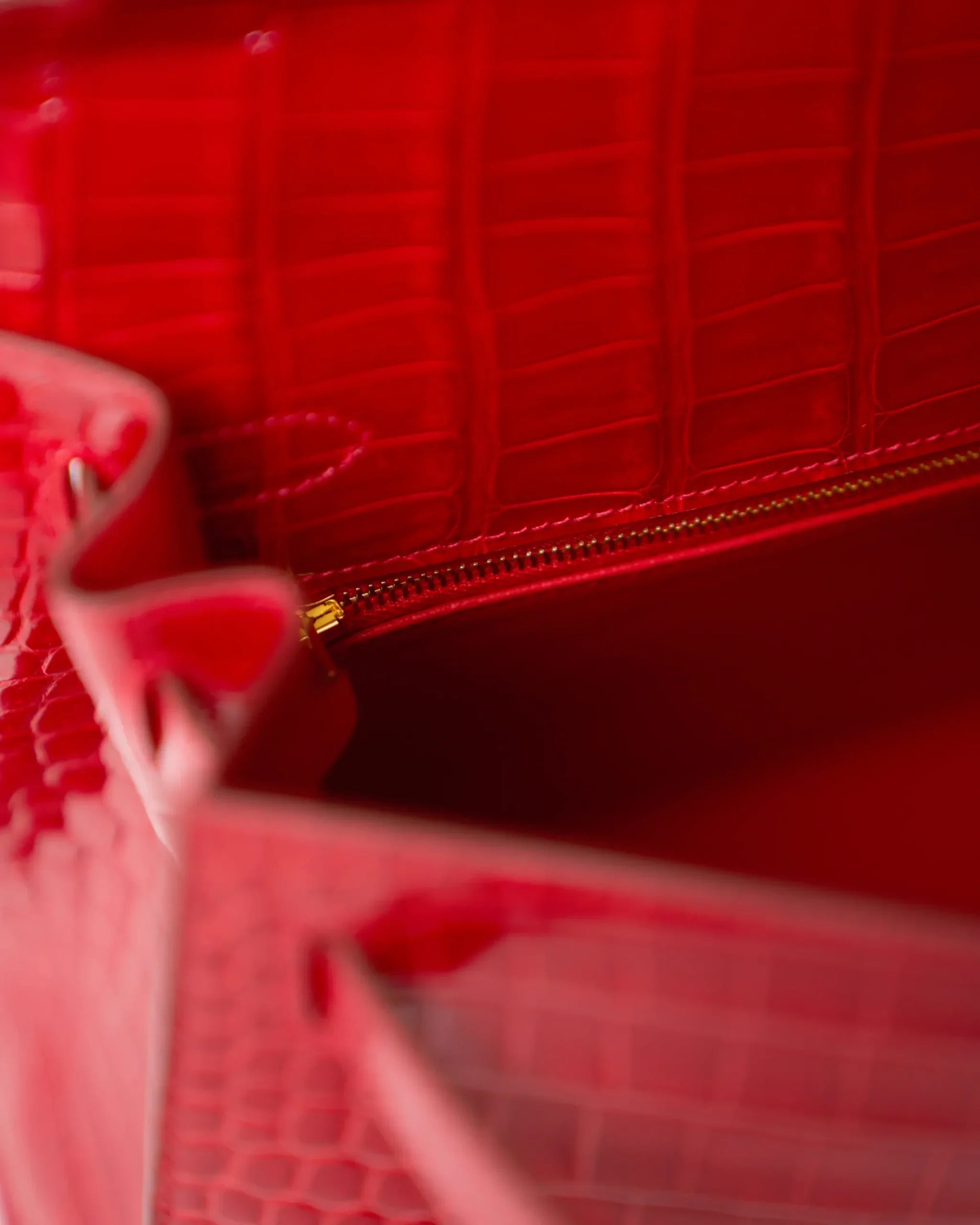 Hermès Kelly 28 Rouge de Coeur Shiny Alligator GHW