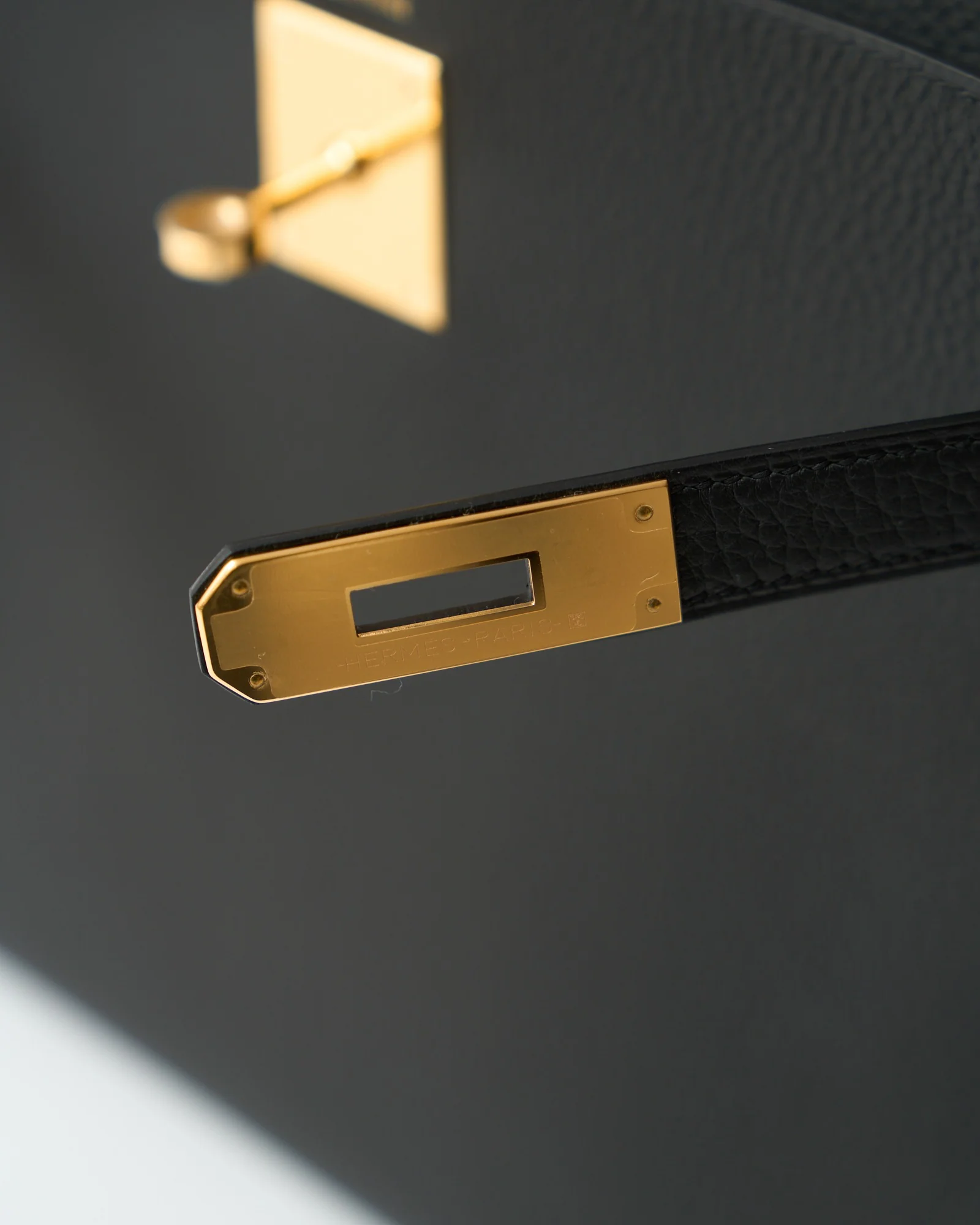 Hermès Kelly Retourne 28 Black Togo GHW